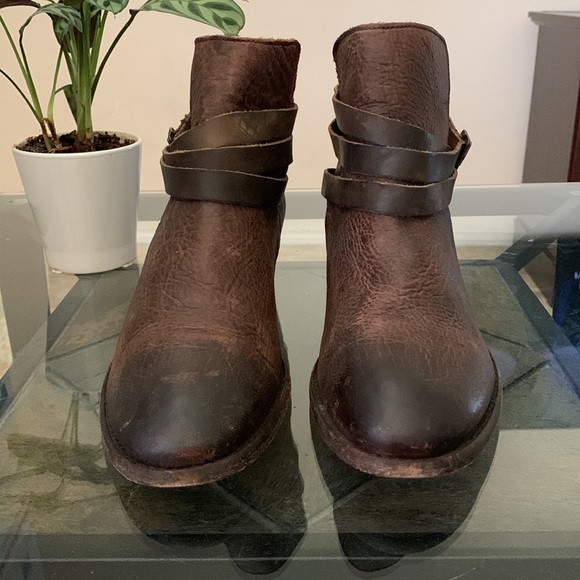 🔥1/2 of Summer Sale!🔥 H by HUDSON Horrigan Belted Ankle Boot - Picture 3 of 14